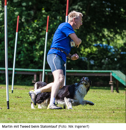 Martin mit Tweed beim Slalomlauf