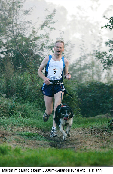Martin mit Bandit beim 5000m-Geländelauf
